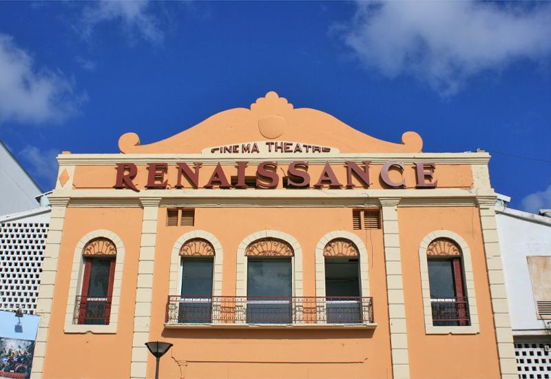 Cinéma “La Renaissance” - Pointe-à-Pitre. Fronton Art déco