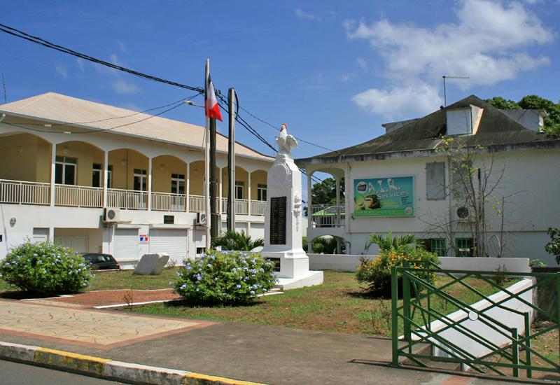 Monument aux morts  VieuxHabitants  Guadeloupe Tourisme