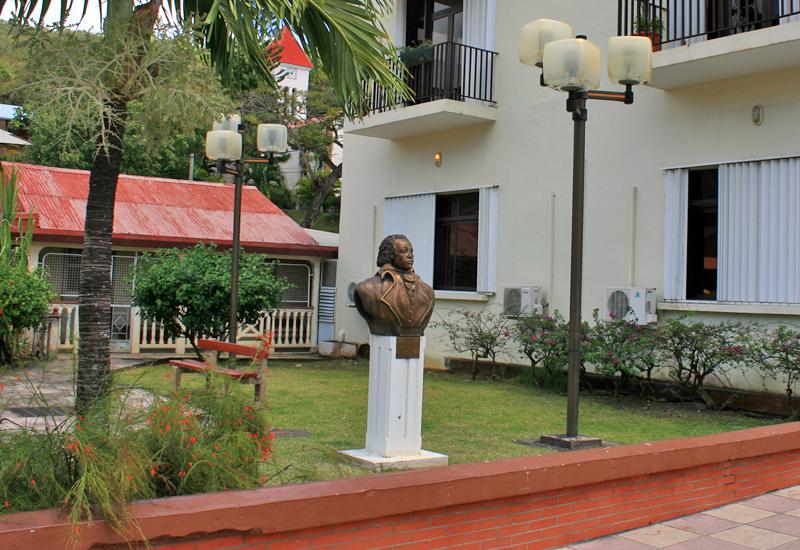 Buste de Delgrès - Deshaies (Guadeloupe). A proximité de l'Hôtel de Ville