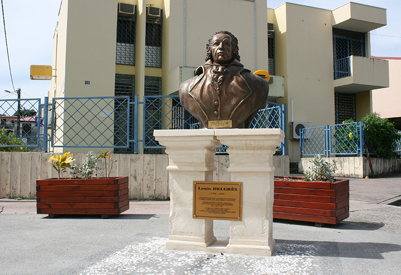 Pointe-Noire, buste représentant Louis Delgrès