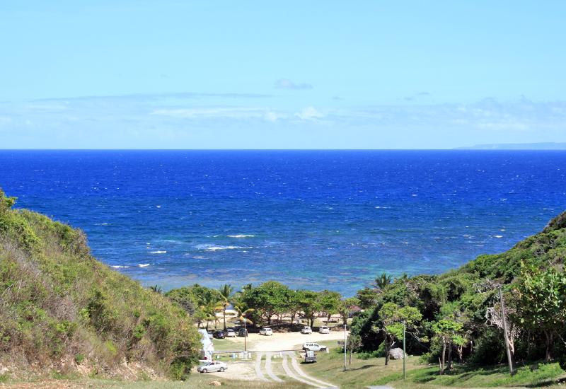 Guadeloupe, Anse Maurice. Beau panorama à l'arrivée