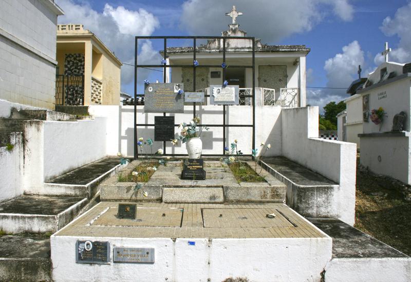 Cimetière de Morne-à-l'Eau : tombeau de Pierre Monnerville, ancien maire