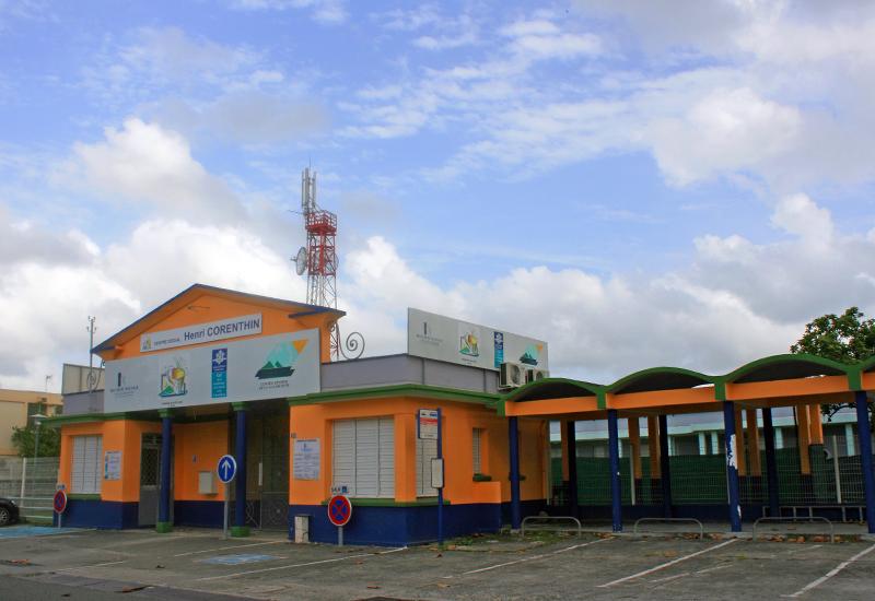 Port-Louis (Guadeloupe), ancien dispensaire et maternité, façade rue Gambetta