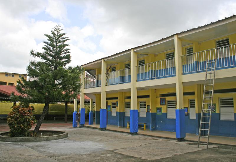 Externat Saint-Joseph de Cluny - Pointe-à-Pitre en Guadeloupe. Salles de classe