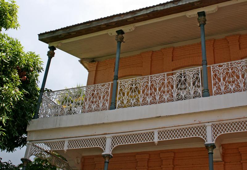 Pavillon L'Herminier. Un balcon soigneusement travaillé 