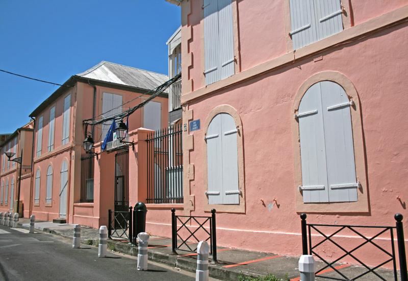 Lycée Carnot - Pointe-à-Pitre. Façade rue Jean Jaurès