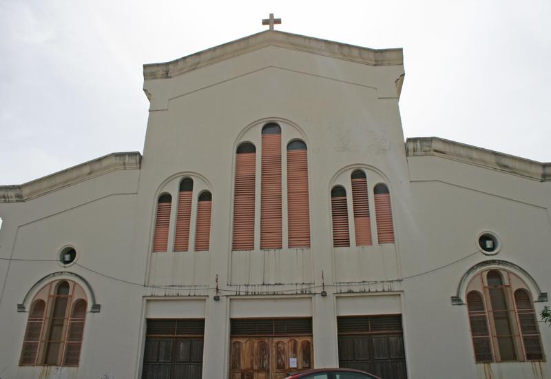 Eglise de Massabielle de Pointe-à-Pitre, la façade