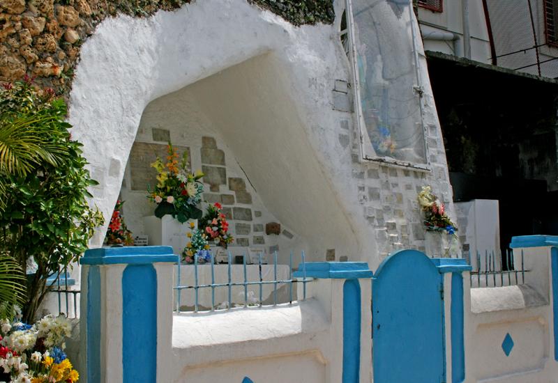 Eglise Notre-Dame de Lourdes de Massabielle : la grotte