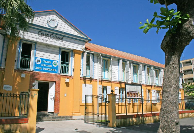 Centre Rémy Nainsouta - Pointe-à-Pitre, Guadeloupe. Fronton