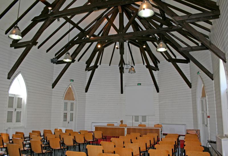 Ancienne chapelle devenue salle de conférences