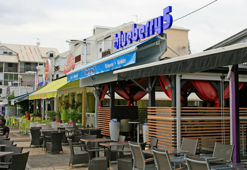 Pointe-à-Pitre, la Marina, cafés et restaurants