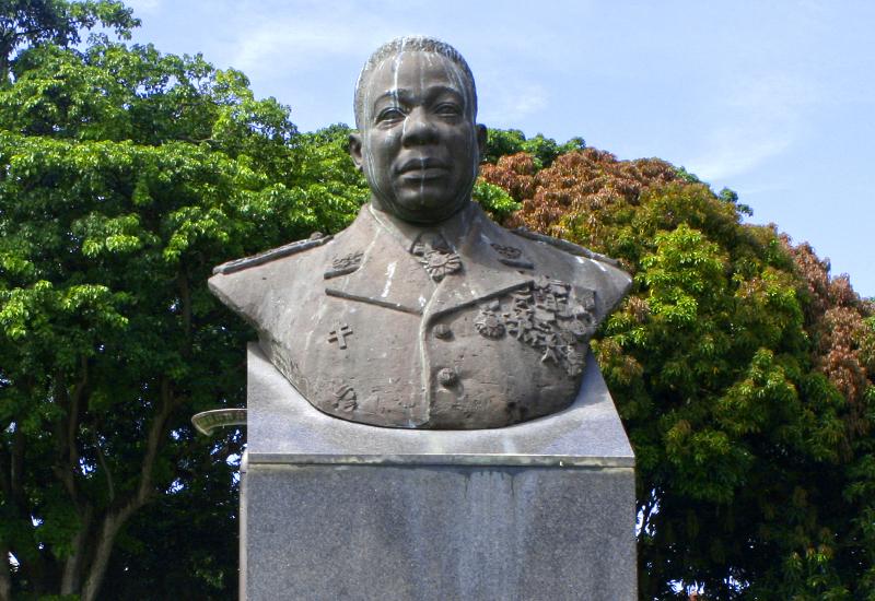 Félix Eboué - Pointe-à-Pitre, Guadeloupe. Buste en bronze