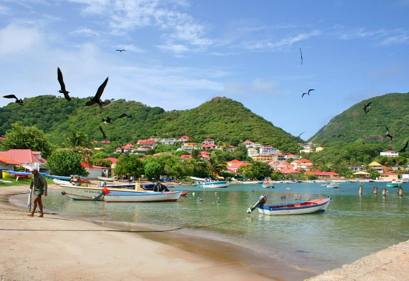 Anse du fond curé, Terre-de-Haut. Lieu de mouillage pour les pêcheurs Anse du fond curé, Terre-de-Haut. Lieu de mouillage pour les pêcheurs