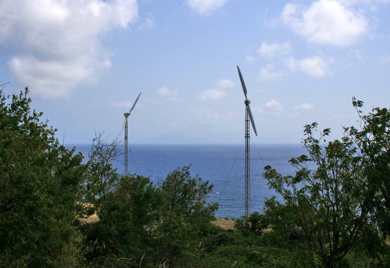 Exploiter le vent, ressource naturelle, les éoliennes de Terre-de-Bas
