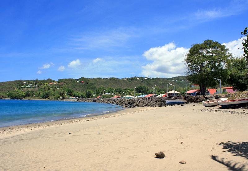 La petite plage de l'Anse Ferry à Deshaies en Guadeloupe