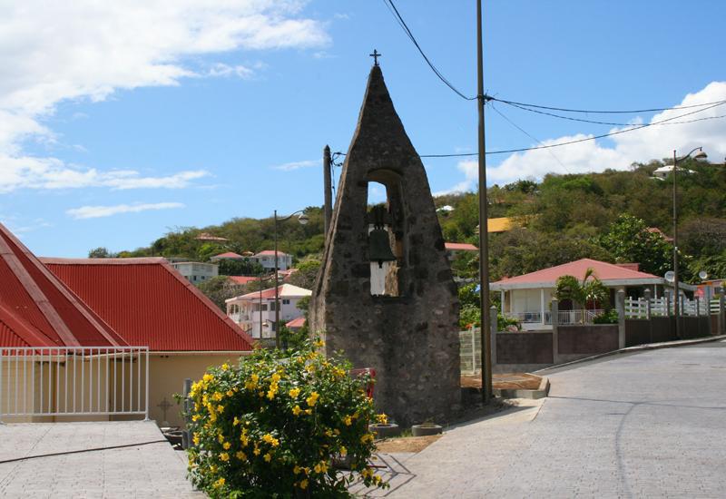 Eglise Saint-Albert  - Vieux-Fort, en Guadeloupe. Le vieux clocher