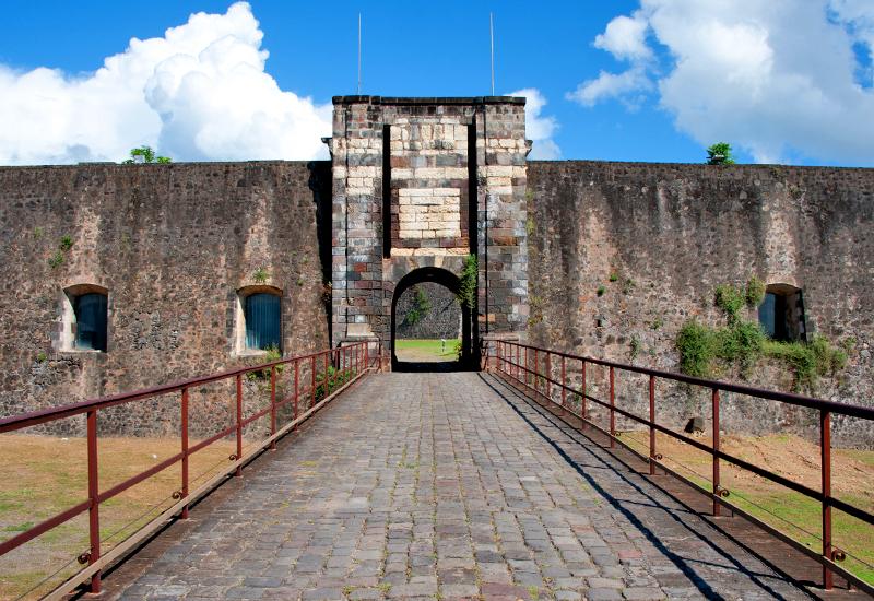 Fort Delgrès - Basse-Terre en Guadeloupe : porche d'entrée
