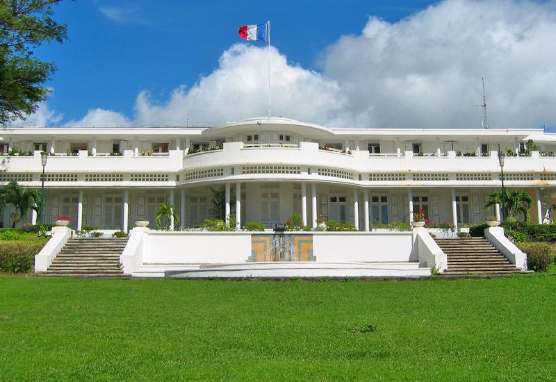 Palais d'Orléans. Siège des bureaux de la Préfecture depuis 1951  