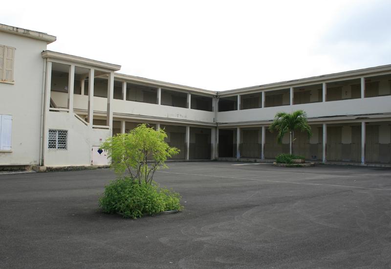 Ecole primaire Amédée Fengarol - Capesterre Belle-Eau. Cour intérieure