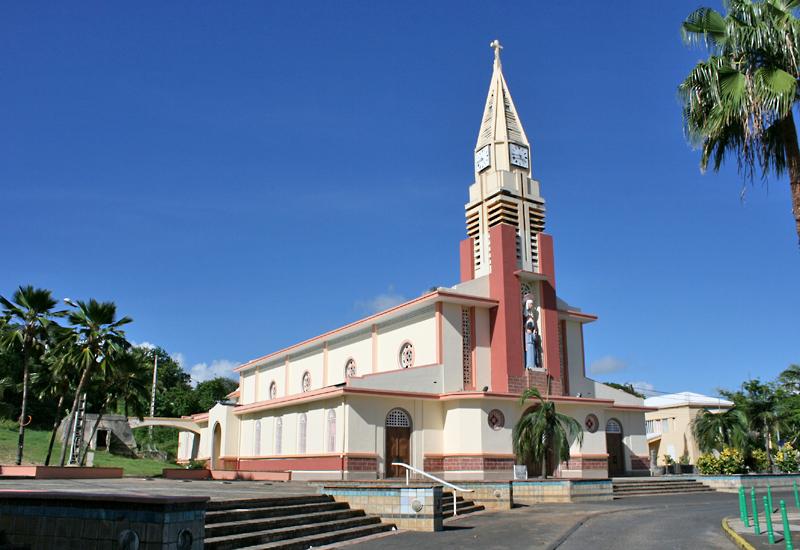 Eglise Sainte-Anne, Guadeloupe. Symétrie rigoureuse du style Ali Tur