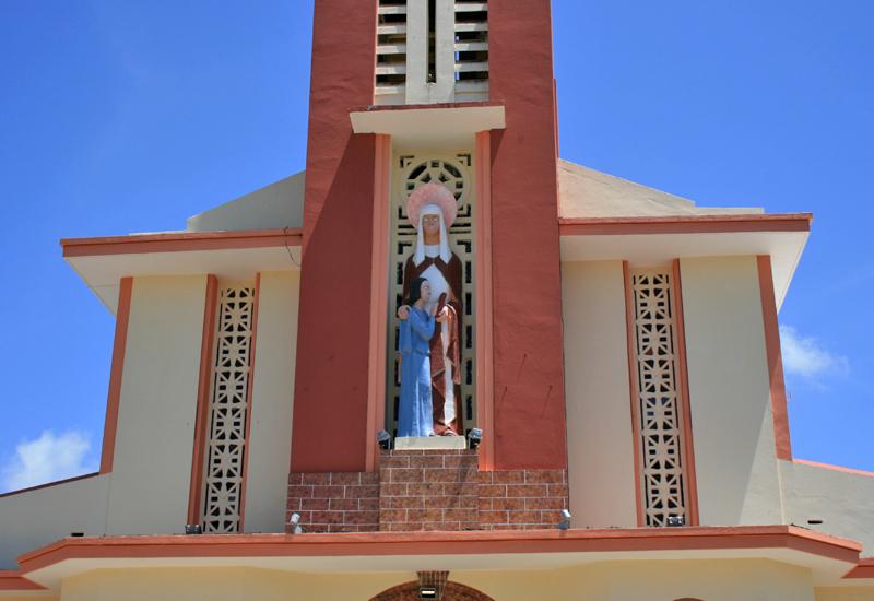 Eglise Sainte-Anne - ville de Sainte-Anne : le fronton