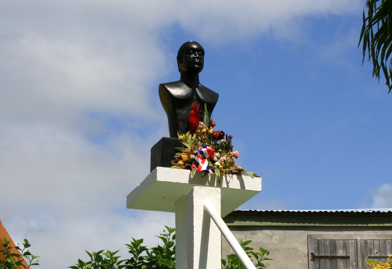 Buste de Jean Louis - Goyave en Guadeloupe, lieu de mémoire