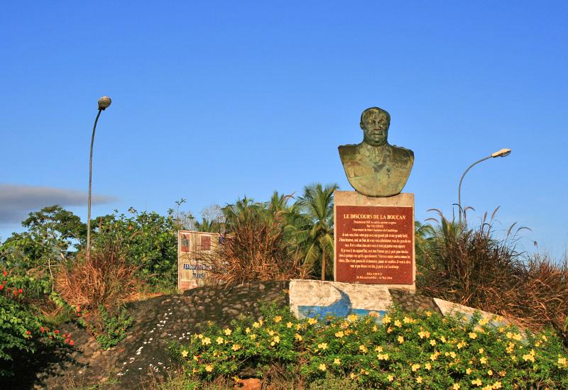 Buste de Félix Eboué - Sainte-Rose. Hommage au gouverneur