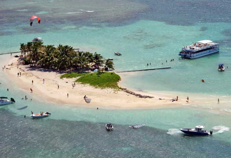 L'îlet Caret, au cœur de la plus grande barrière de corail des Petites Antilles