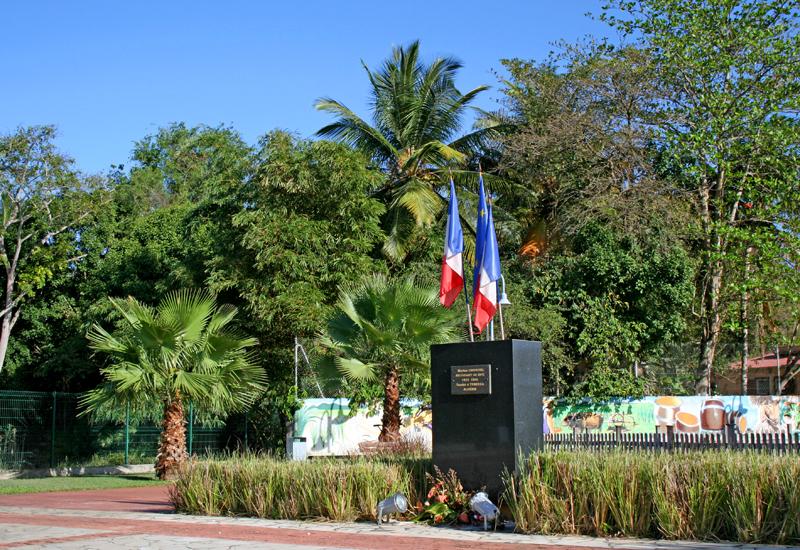 Place Marius Chipotel. Stèle en mémoire des anciens combattants d’Afrique du Nord