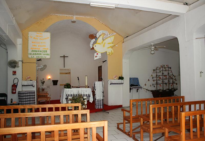 Guadeloupe, Chapelle Notre Dame du Phare à Baie-Mahault, un intérieur sobre