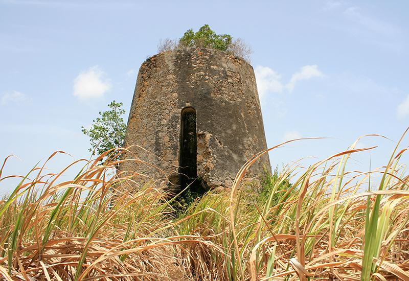 Moulin de Plaisance - Port-Louis : de forme tronconique, en moellons